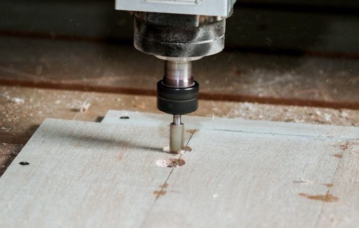 Fraiseuse CNC : quels choix techniques influencent les performances d’une machine ?